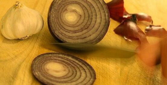 Onion juice against mushrooms